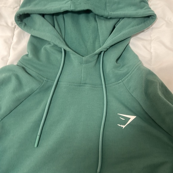 Gymshark Crop Hoodie - Picture 2 of 4